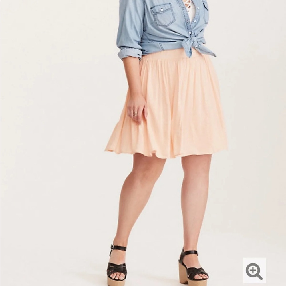 Torrid embroidered gauze skater skirt size 00 (M)